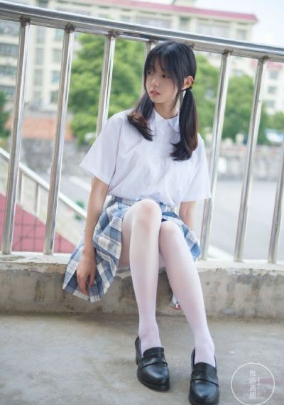 欧美女人身上有异味吗_720高清完整版